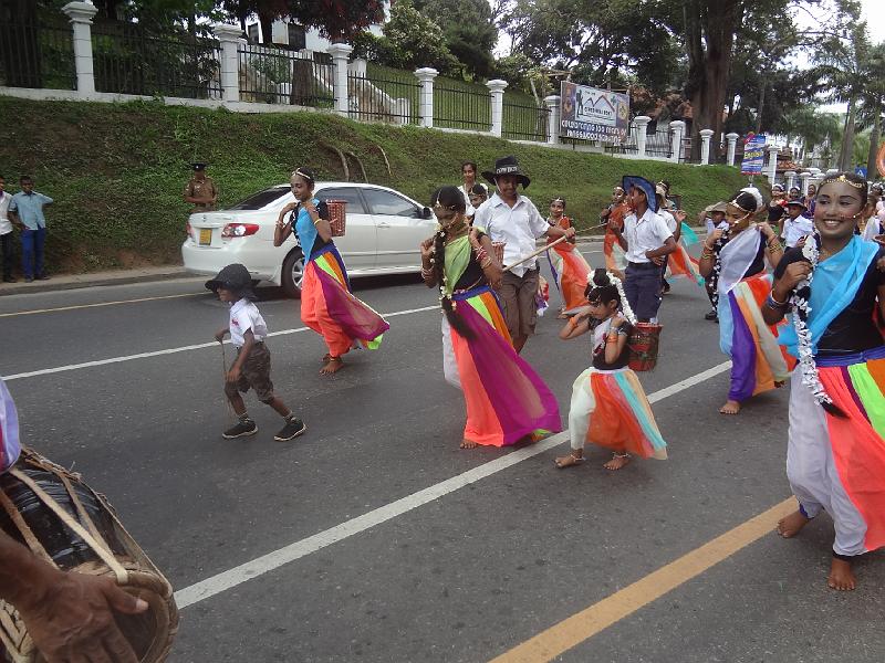 DSC03340.JPG - Sep 8-12, 2014 街頭遊行 (斯里蘭卡，可倫坡) [Parade, Colombo, Sri Lanka]-163